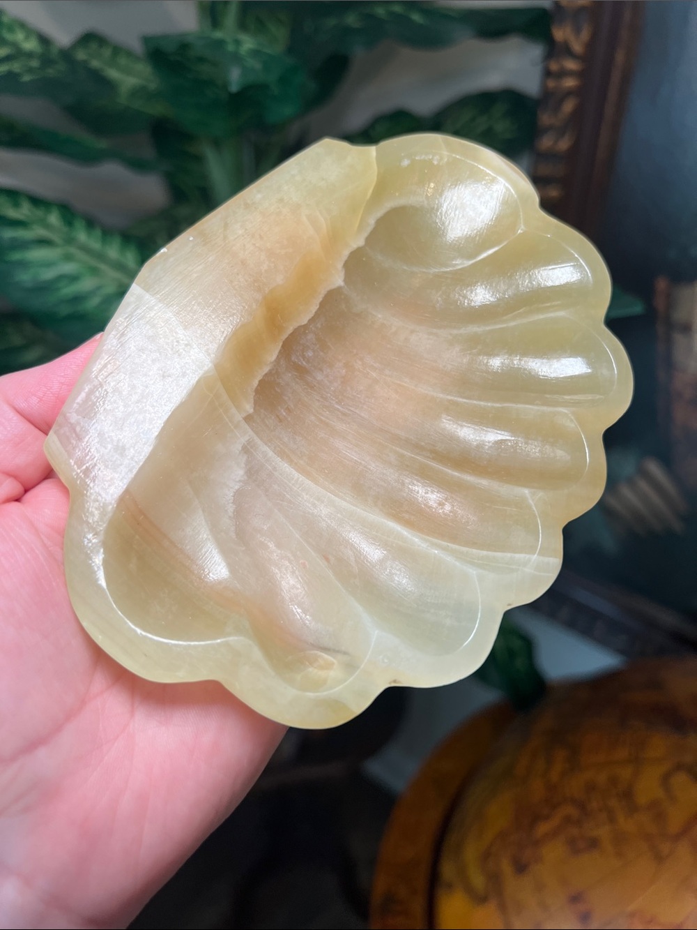 Vintage Onyx Shell Trinket Dish Carved Stone Mermaid Clamshell Jewelry Catchall - Picture 3 of 9